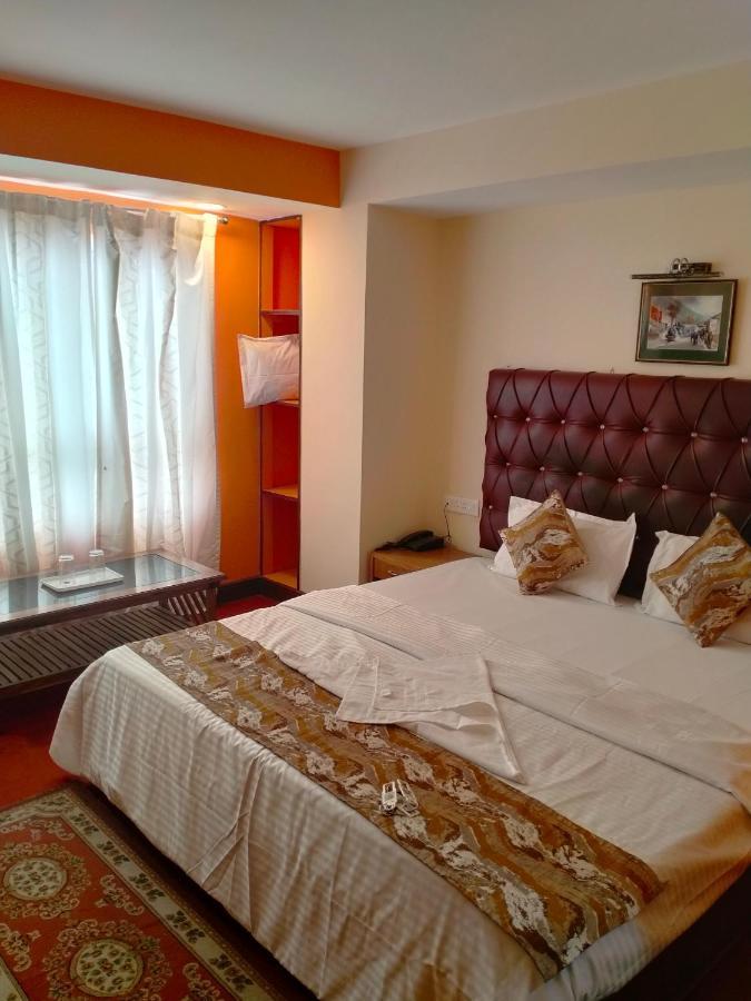 Oyo 12370 Royal Sarava Hotel Darjeeling  Eksteriør billede