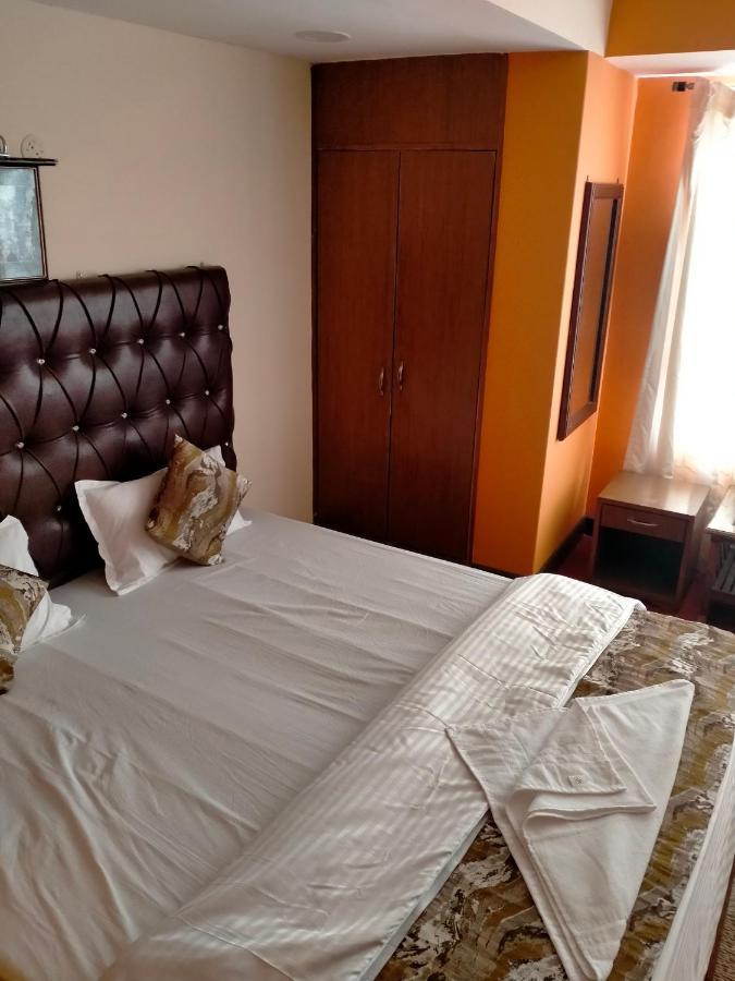 Oyo 12370 Royal Sarava Hotel Darjeeling  Eksteriør billede