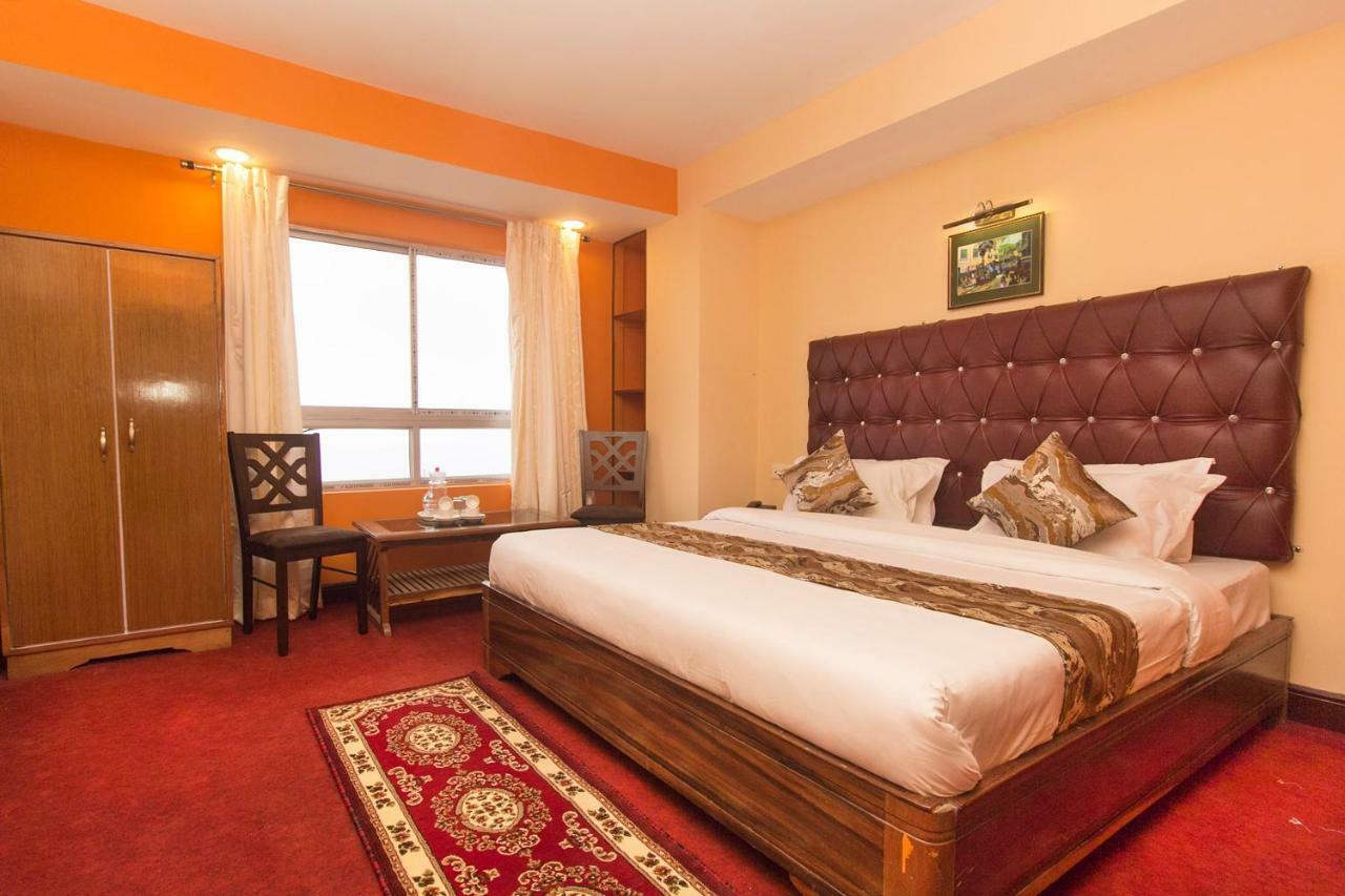 Oyo 12370 Royal Sarava Hotel Darjeeling  Eksteriør billede