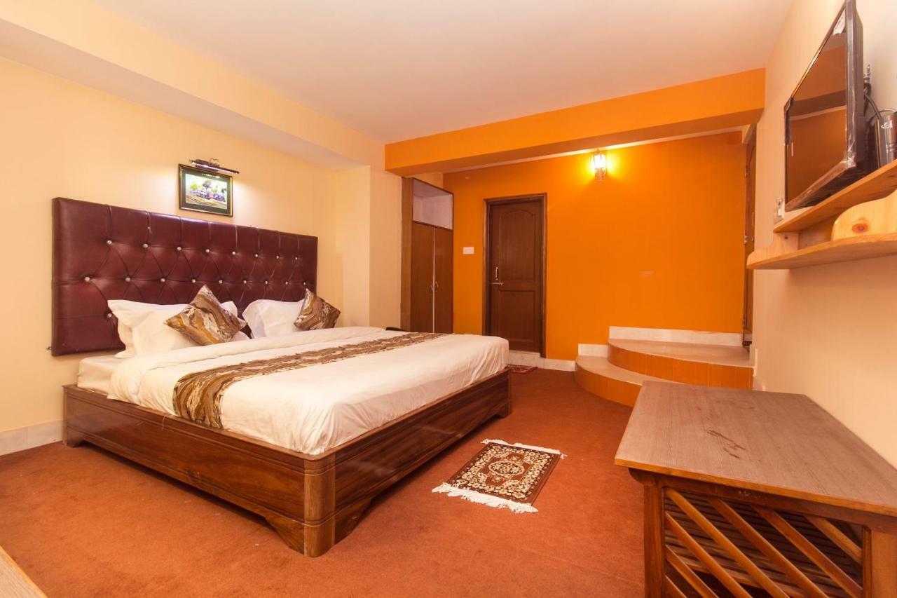Oyo 12370 Royal Sarava Hotel Darjeeling  Eksteriør billede